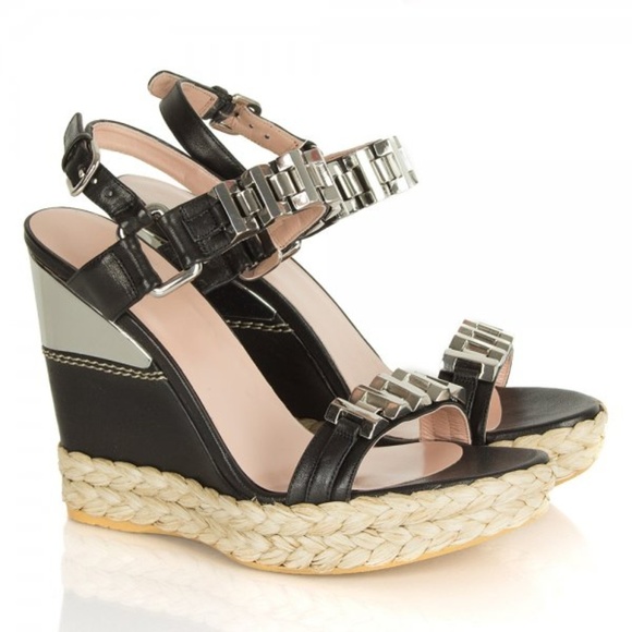 Stuart Weitzman Shoes - Stuart Weitzman Black Stepchain Leather Wedge Sand